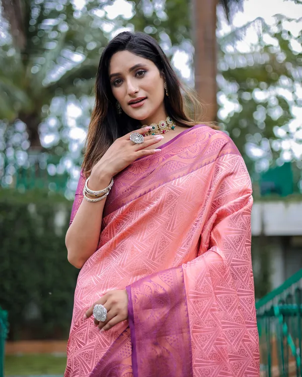 Pink_Silk_Blend_Saree_for_Women