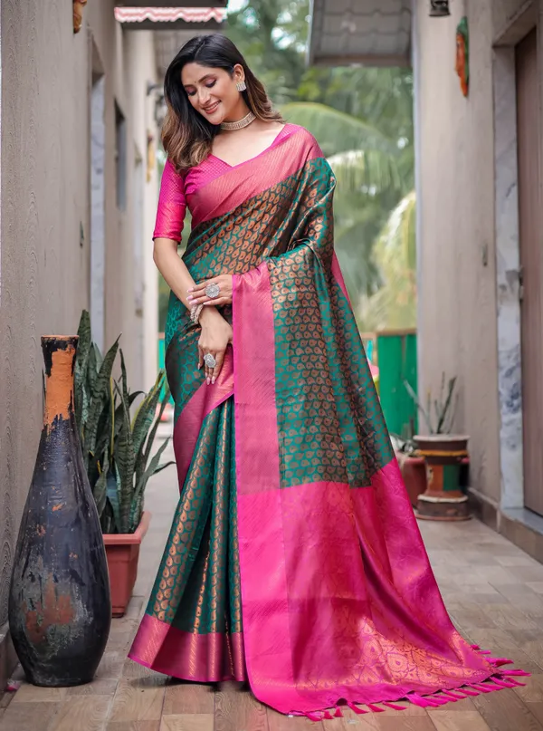 Dark_Green_Silk_Blend_Saree_for_Women