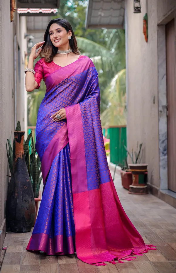 Dark_Green_Silk_Blend_Saree_for_Women