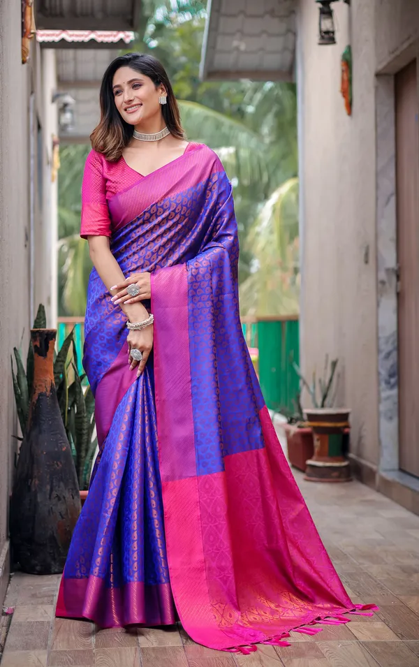 Dark_Green_Silk_Blend_Saree_for_Women