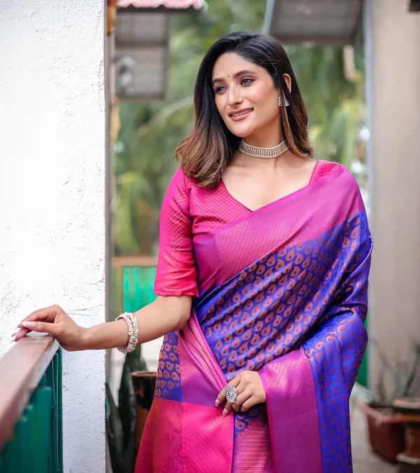 Dark_Green_Silk_Blend_Saree_for_Women