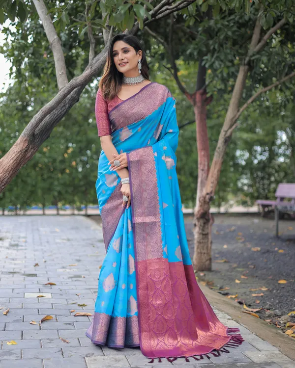 Light_Blue_Silk_Blend_Saree_for_Women