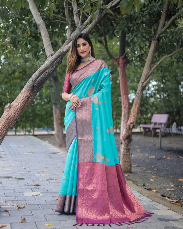 Green_Silk_Blend_Saree_for_Women