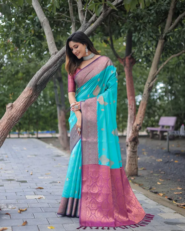 Green_Silk_Blend_Saree_for_Women