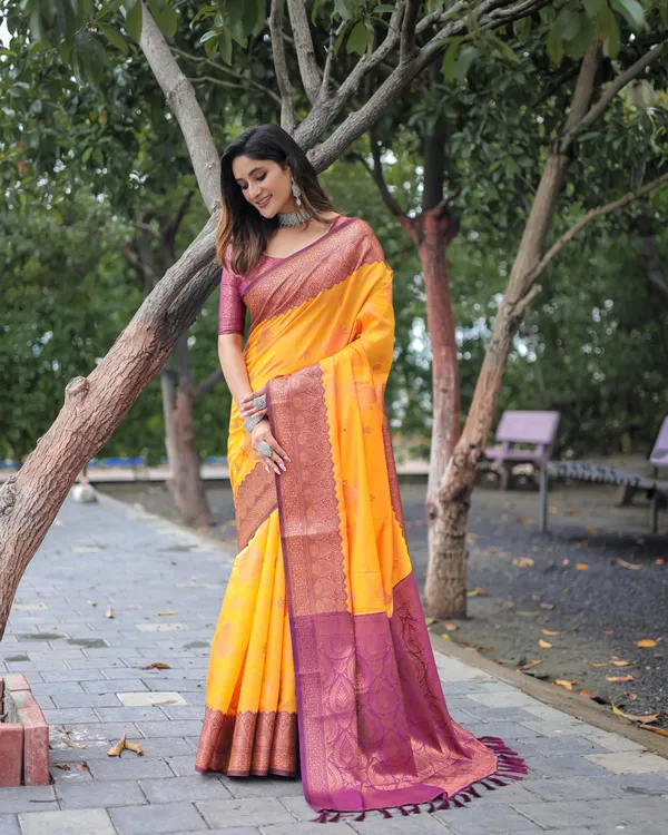 Yellow_Silk_Blend_Saree_for_Women