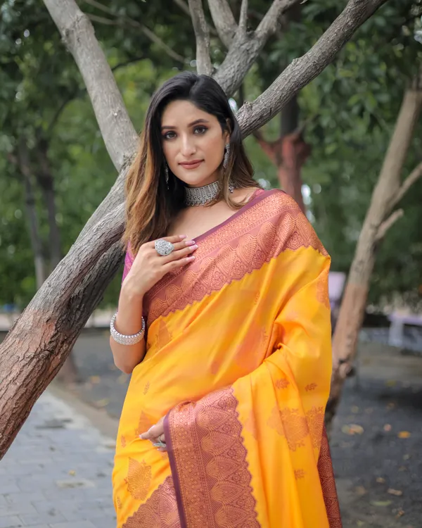 Yellow_Silk_Blend_Saree_for_Women