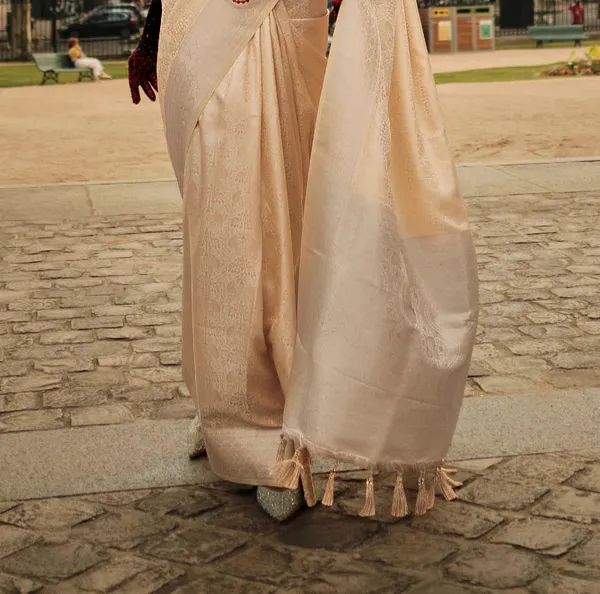 Cream_Silk_Saree_for_Women