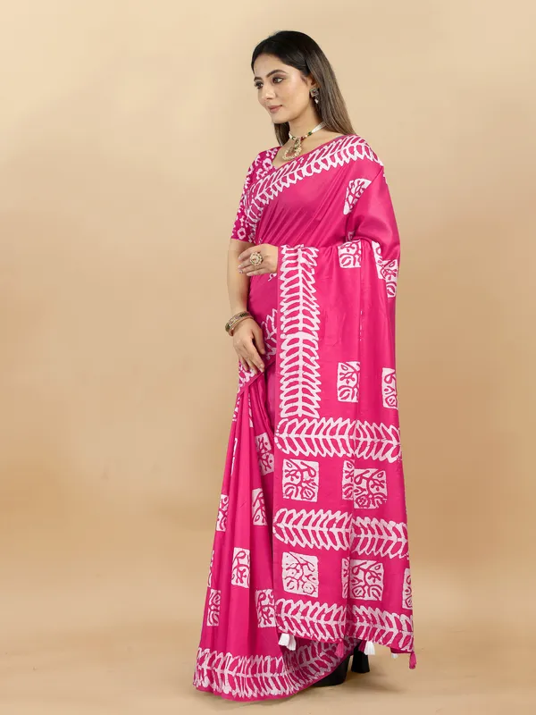 Pink_Cotton_Blend_Saree_for_Women