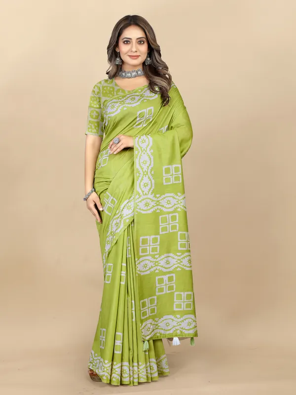 Green_Cotton_Blend_Saree_for_Women