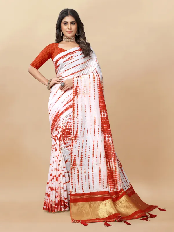 Red_Cotton_Blend_Saree_for_Women