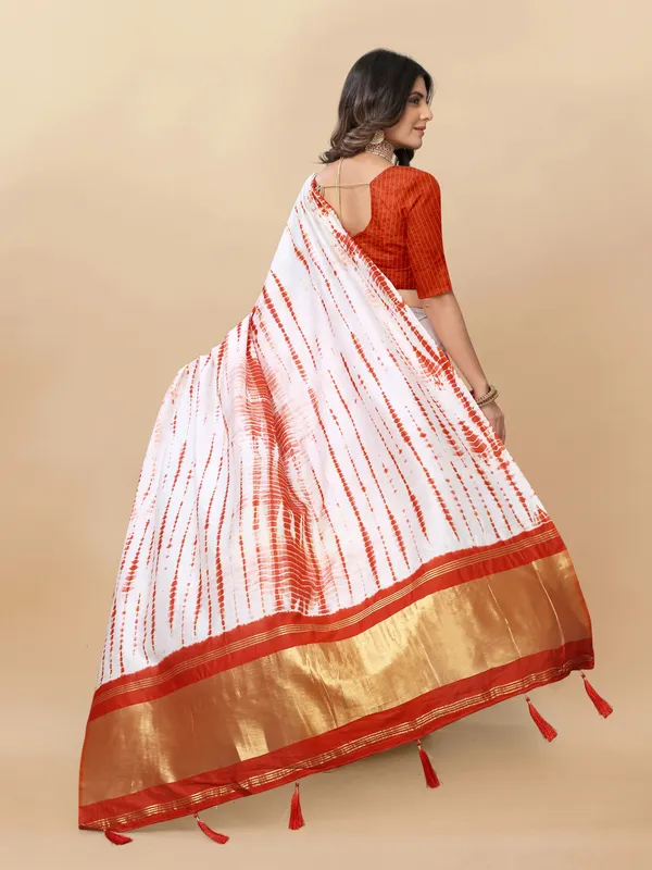 Red_Cotton_Blend_Saree_for_Women