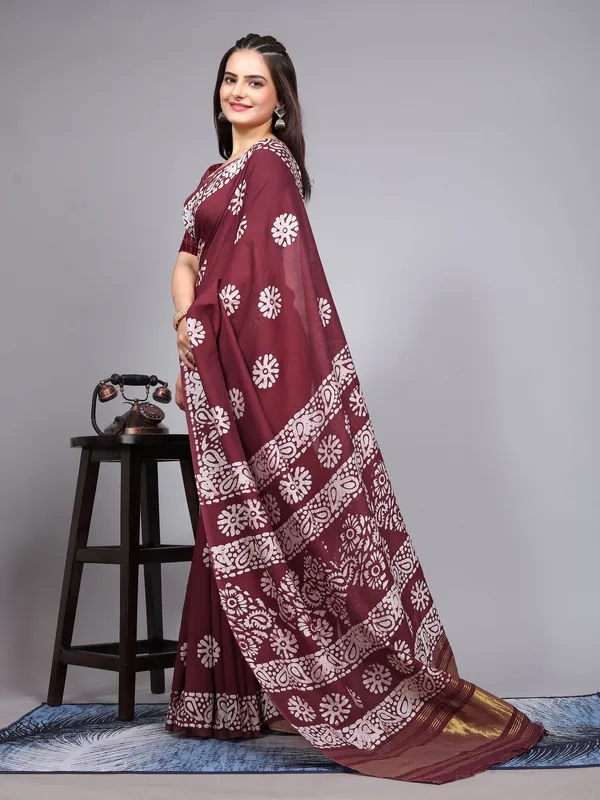 Maroon_Cotton_Blend_Saree_for_Women