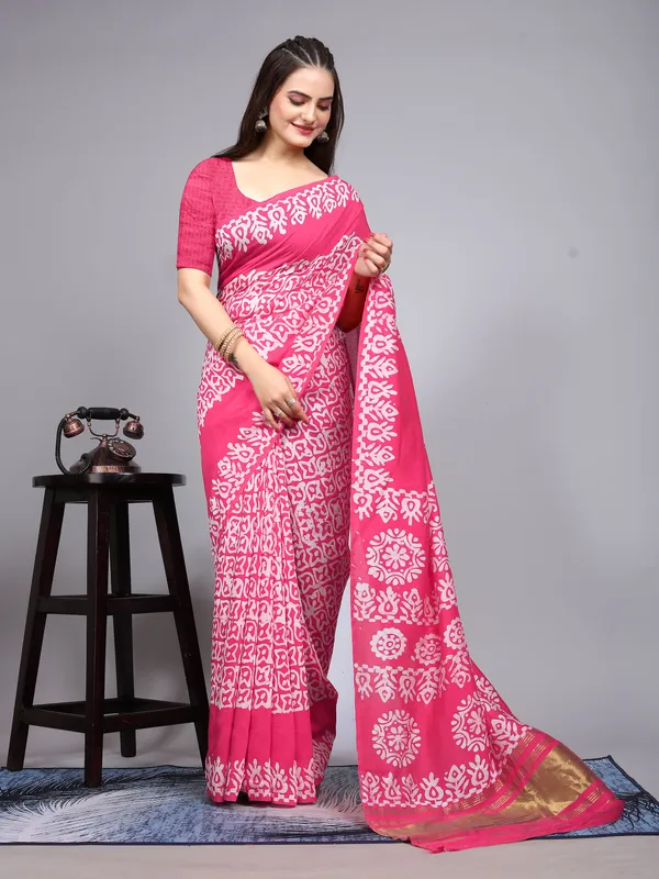 Pink_Cotton_Blend_Saree_for_Women