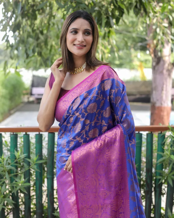 Dark_Green_Silk_Blend_Saree_for_Women