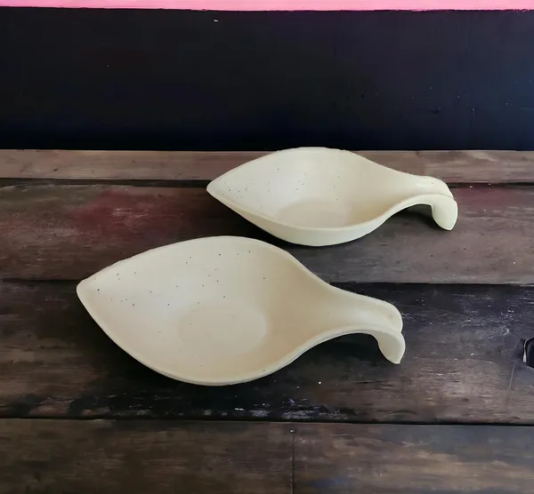 Hand_Painted_Ceramic_Serving_Bowl_For_Raita_||_Daal_||_Sambhar_||_Snacks_||Dahi_Serving_Bowl_Tray_Microwave_&_Dishwasher_Safe_Capacity_330_Ml_Pack_Of_2)_(White_Matt)
