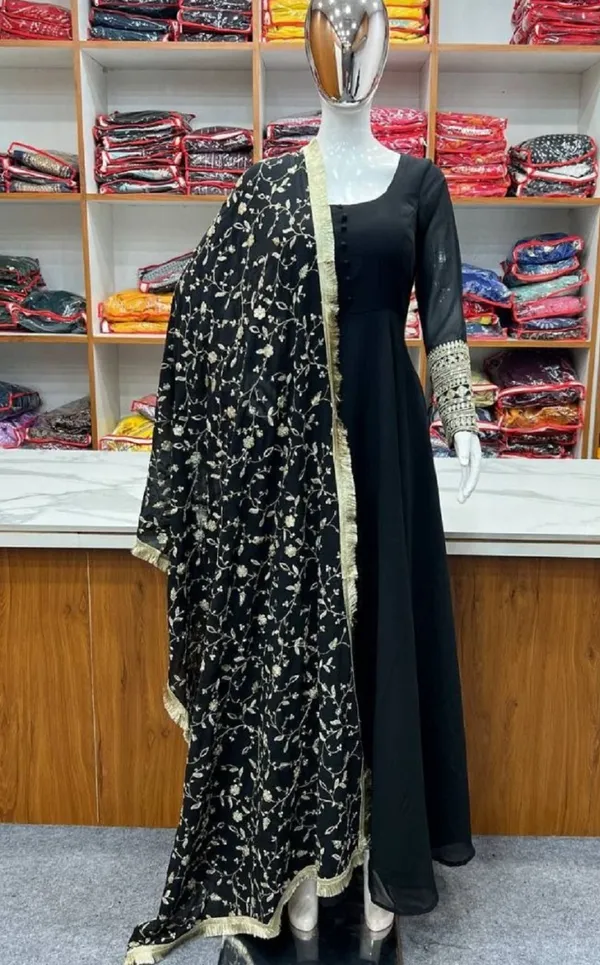 Black_Women_Kurta_Pant_Dupatta_Set