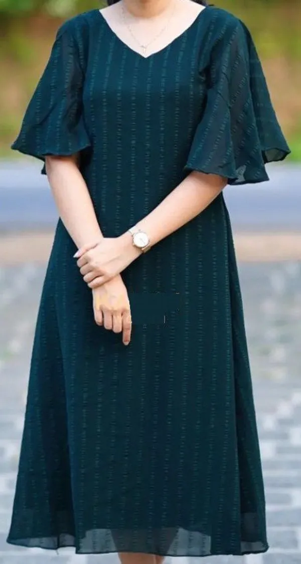Green_Women_Solid_A-line_Kurta