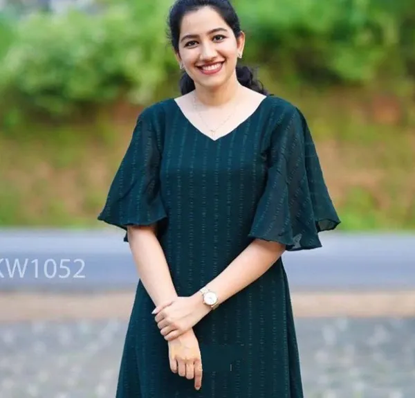 Green_Women_Solid_A-line_Kurta