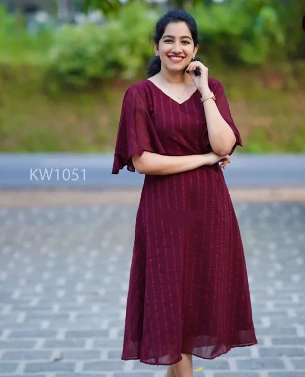 Maroon_Women_Solid_A-line_Kurta