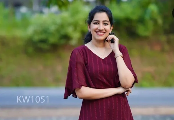 Maroon_Women_Solid_A-line_Kurta