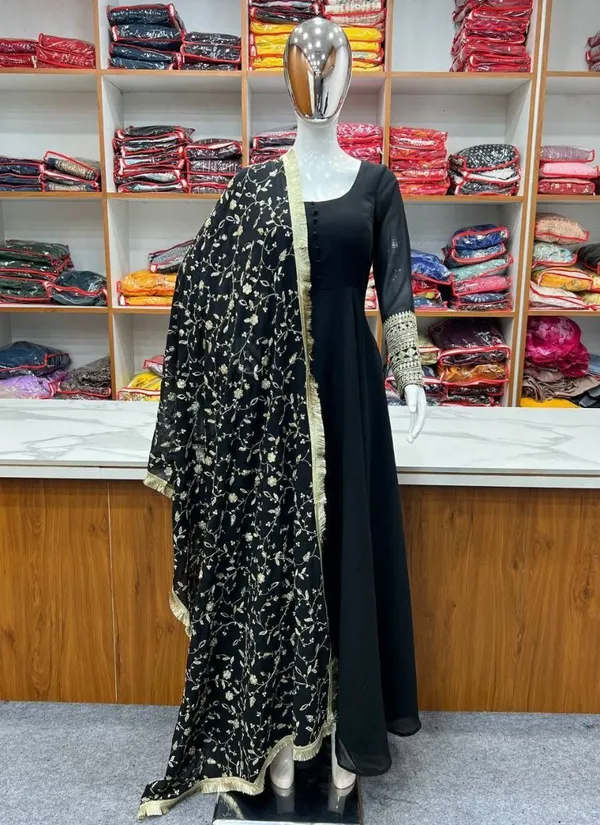 Black_Women_Kurta_Pant_Dupatta_Set