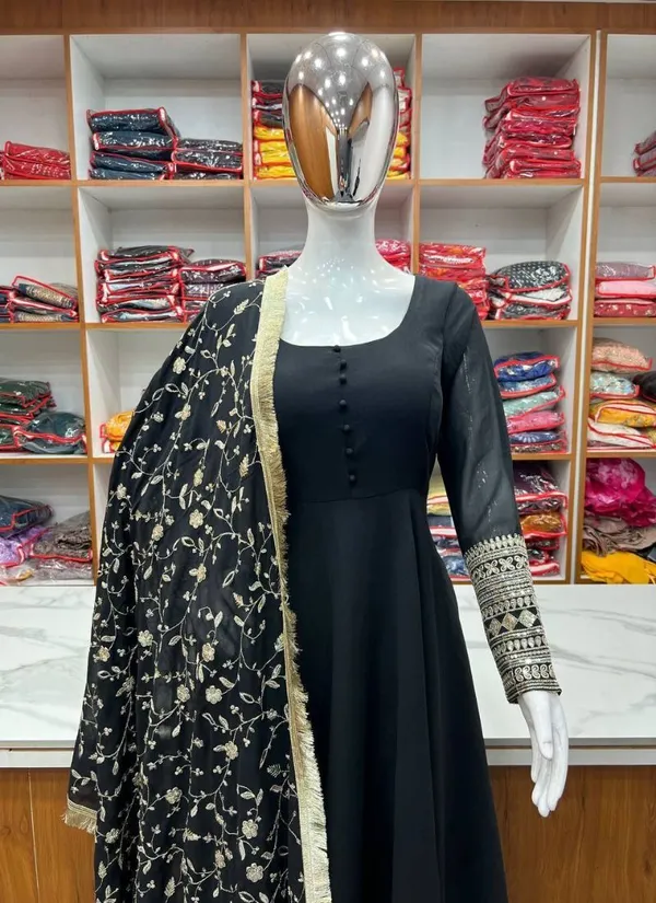Black_Women_Kurta_Pant_Dupatta_Set