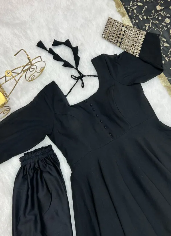 Black_Women_Kurta_Pant_Dupatta_Set