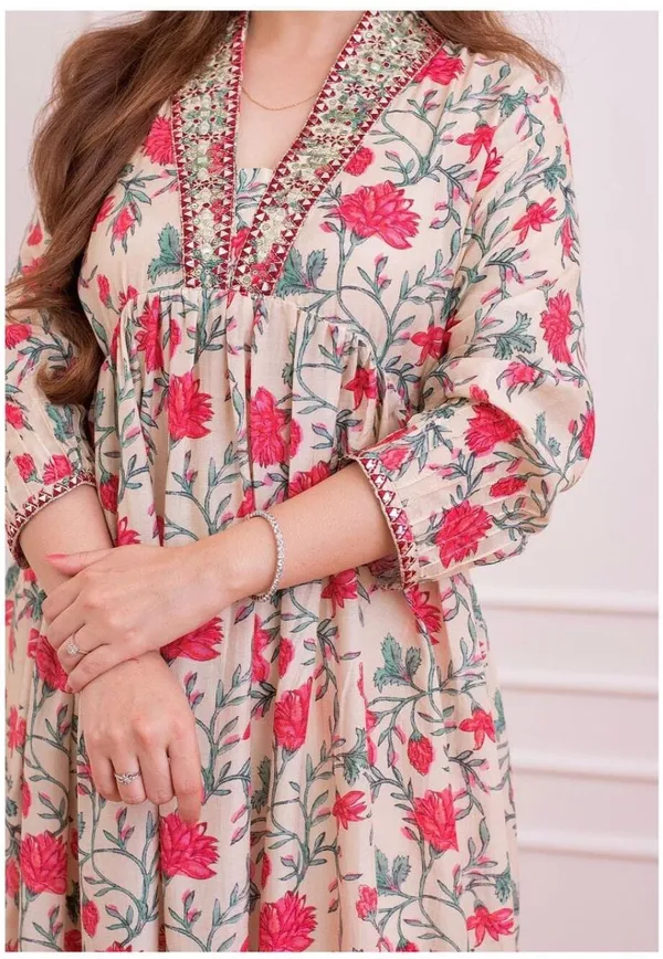 Grey_Viscose_Rayon_Embroidered_Ethnic_Set_For_Women