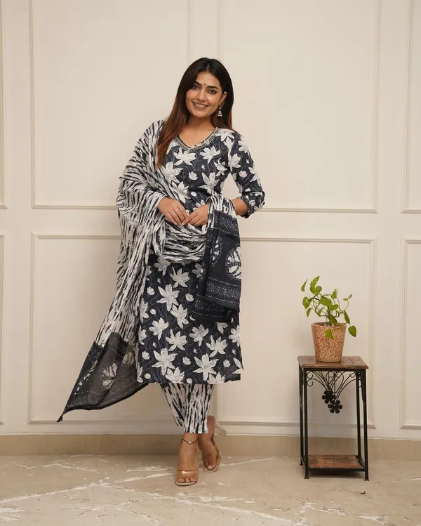 Green_Viscose_Rayon_Printed_Ethnic_Set_For_Women