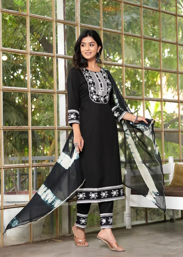 Black_Viscose_Rayon_Embroidered_Ethnic_Set_For_Women