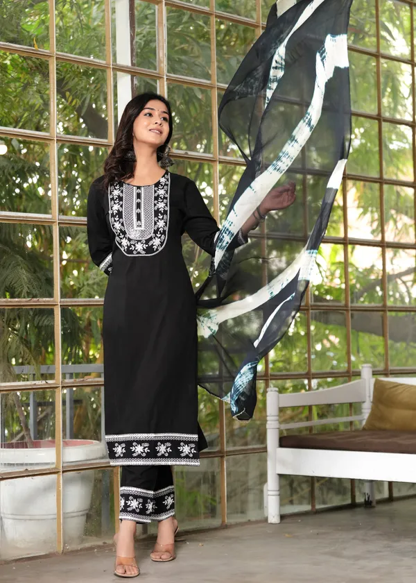 Black_Viscose_Rayon_Embroidered_Ethnic_Set_For_Women