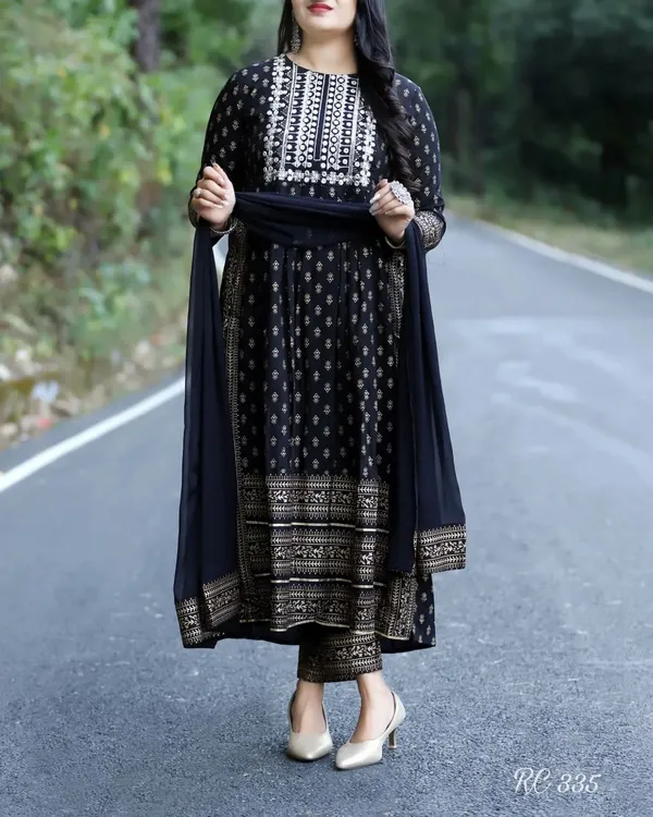 Black_Cotton_Rayon_Printed_Ethnic_Set_For_Women