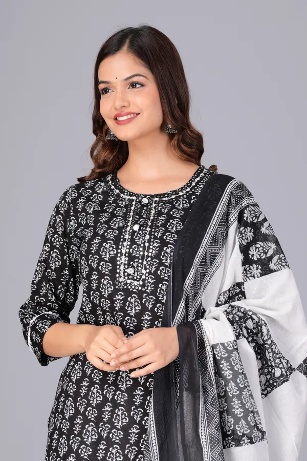 Black_Cotton_Rayon_Printed_Ethnic_Set_For_Women