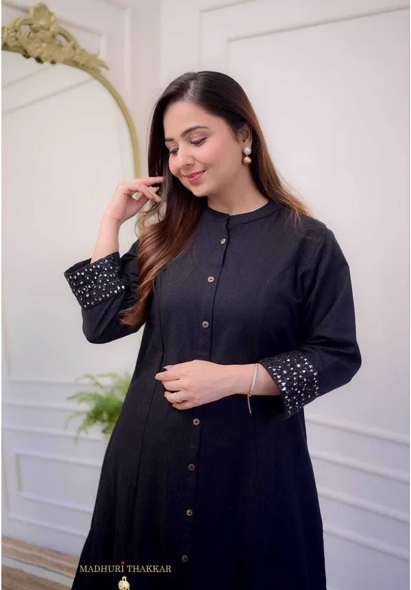 Black_Viscose_Rayon_Self_Design_Ethnic_Set_For_Women