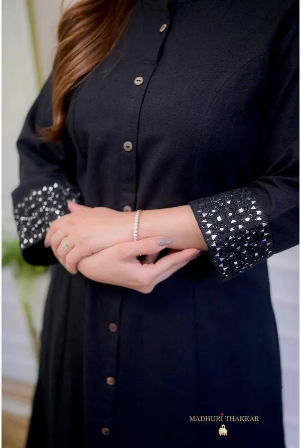 Black_Viscose_Rayon_Self_Design_Ethnic_Set_For_Women