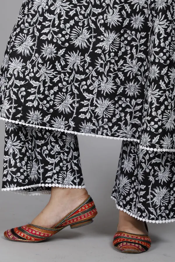 Black_Pure_Cotton_Printed_Ethnic_Set_For_Women
