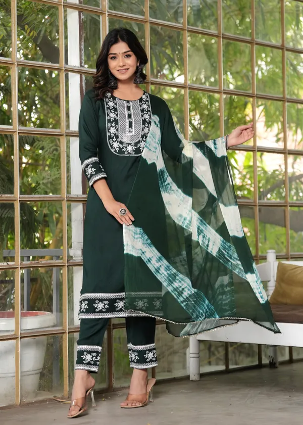 Black_Viscose_Rayon_Embroidered_Ethnic_Set_For_Women