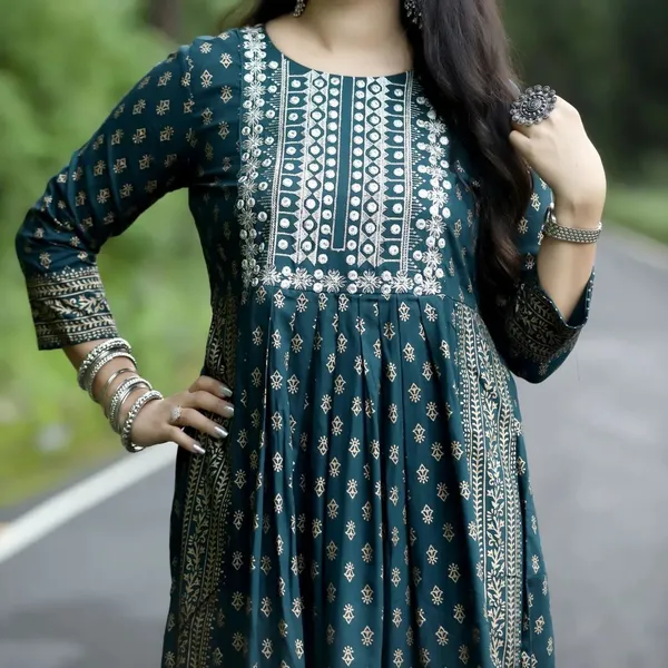 Green_Cotton_Rayon_Printed_Ethnic_Set_For_Women