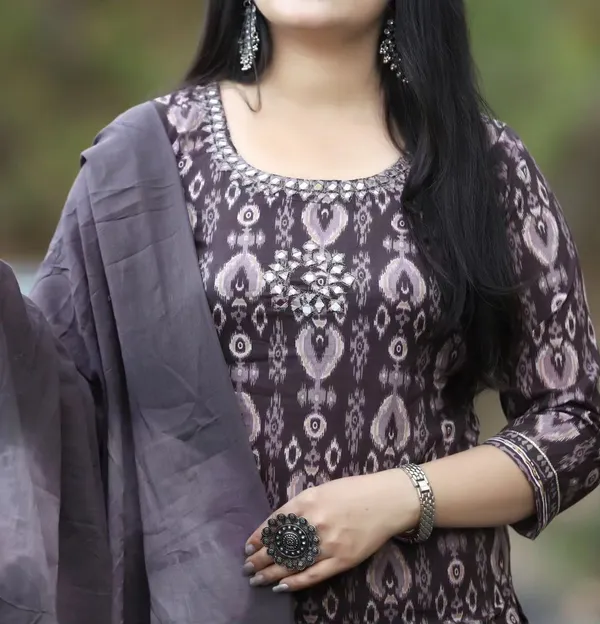 Red_Cotton_Rayon_Printed_Ethnic_Set_For_Women