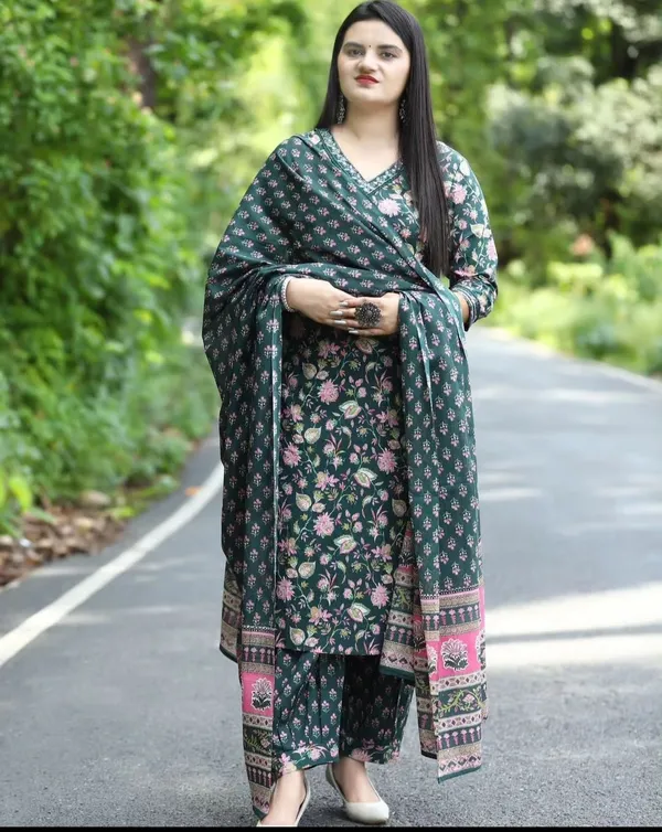 Green_Cotton_Rayon_Printed_Ethnic_Set_For_Women