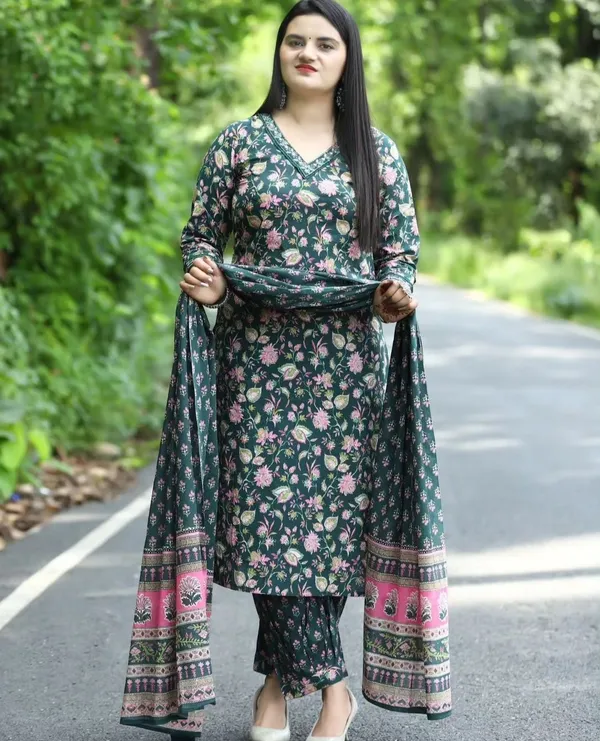 Green_Cotton_Rayon_Printed_Ethnic_Set_For_Women