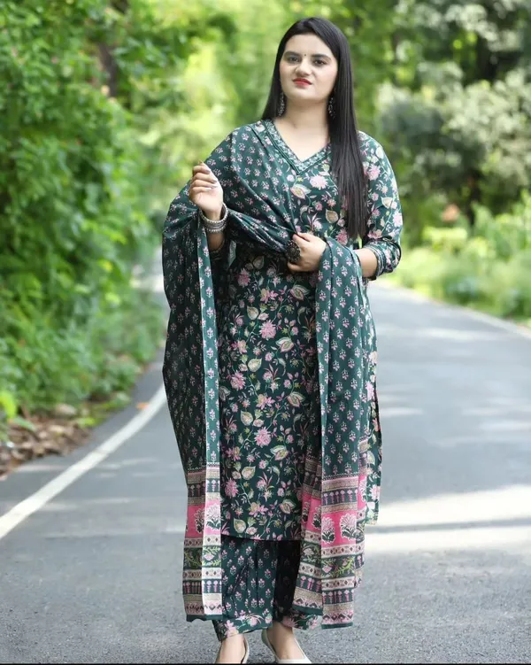 Green_Cotton_Rayon_Printed_Ethnic_Set_For_Women