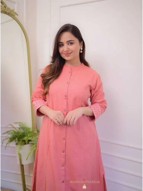 Pink_Viscose_Rayon_Self_Design_Ethnic_Set_For_Women