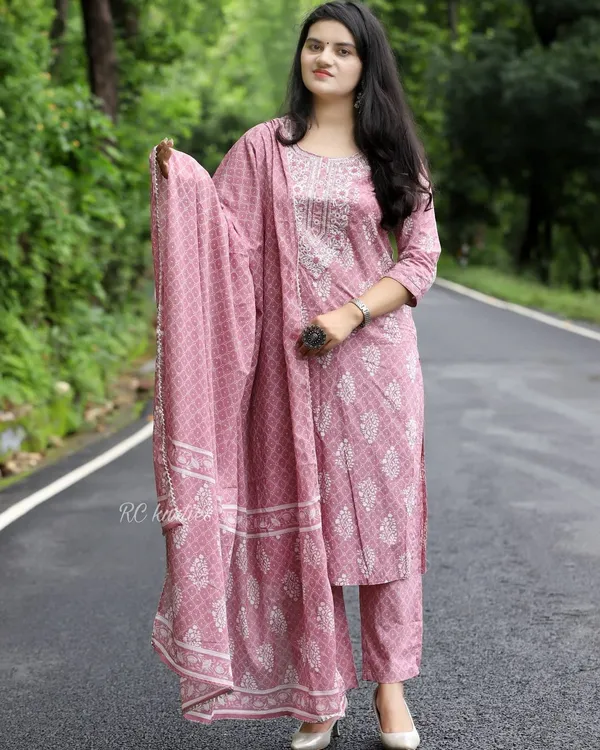 Pink_Cotton_Rayon_Printed_Ethnic_Set_For_Women