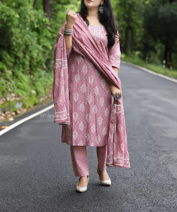 Pink_Cotton_Rayon_Printed_Ethnic_Set_For_Women