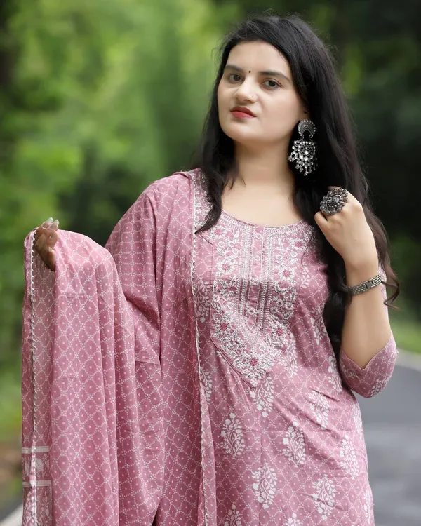 Pink_Cotton_Rayon_Printed_Ethnic_Set_For_Women