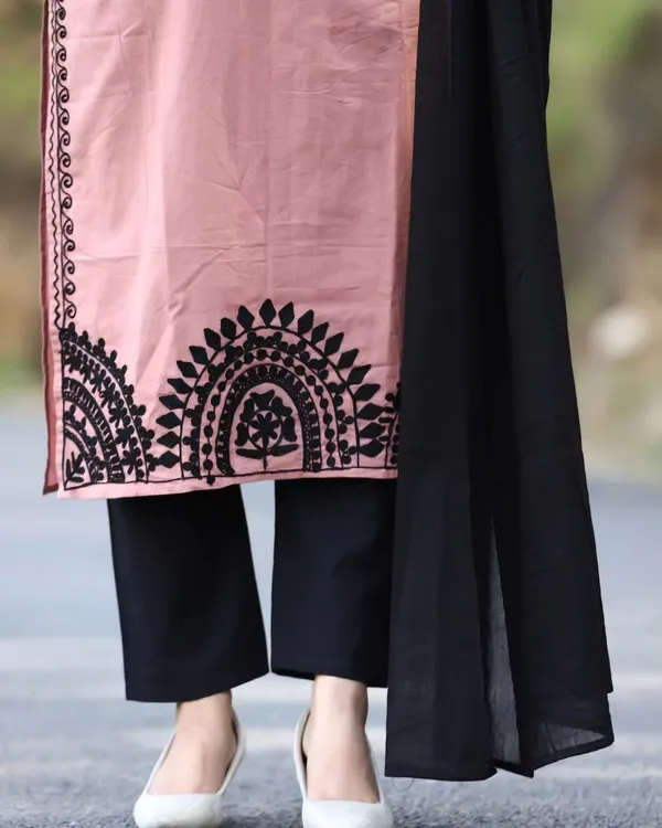 Pink_Cotton_Rayon_Embroidered_Ethnic_Set_For_Women