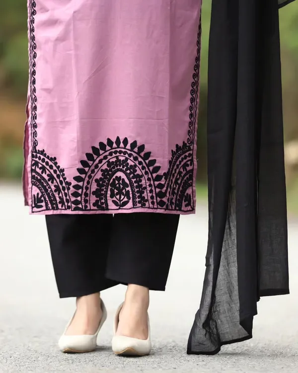 Pink_Cotton_Rayon_Embroidered_Ethnic_Set_For_Women