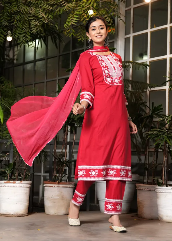 Black_Viscose_Rayon_Embroidered_Ethnic_Set_For_Women