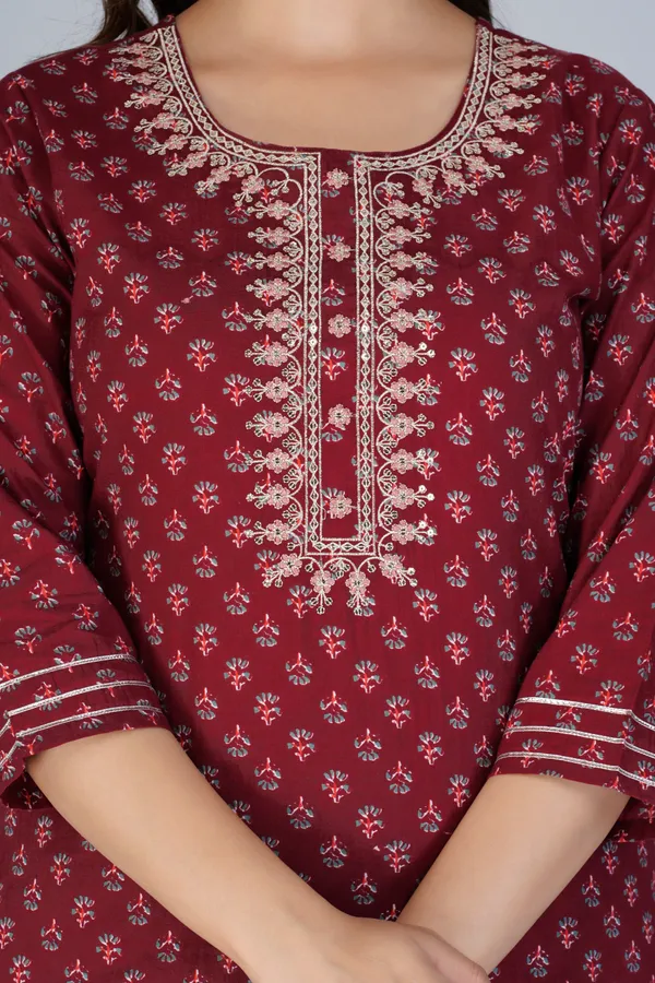 Red_Cotton_Rayon_Embroidered_Ethnic_Set_For_Women